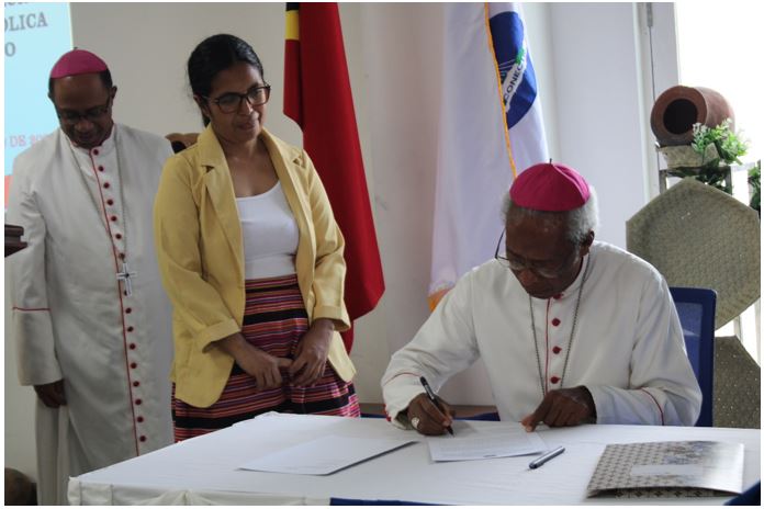 REITOR ISFIT PARTICIPA IHA CERIMÓNIA LANÇAMENTO LIVRO MANUAL DO ALUNO