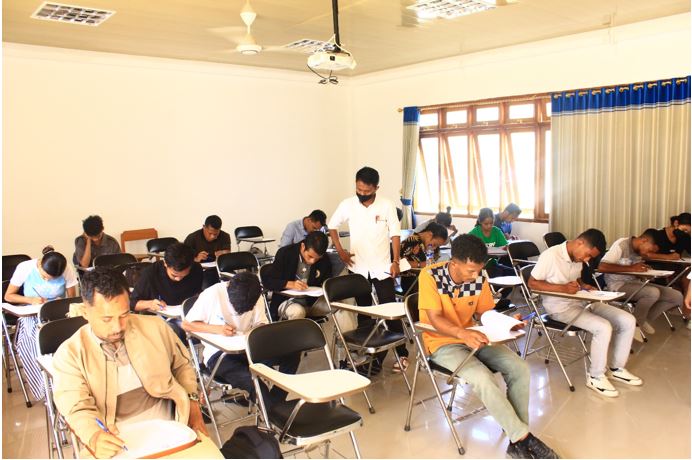 𝐃𝐎𝐂𝐄𝐍𝐓𝐄𝐒, 𝐅𝐔𝐍𝐂𝐈𝐎𝐍𝐀́𝐑𝐈𝐎𝐒 𝐄 𝐄𝐒𝐓𝐔𝐃𝐀𝐍𝐓𝐄𝐒 𝐑𝐄𝐀𝐋𝐈𝐙𝐀𝐌 𝐓𝐄𝐒𝐓𝐄 𝐃𝐈𝐀𝐆𝐍𝐎́𝐒𝐓𝐈𝐂𝐎 𝐃𝐄 𝐋𝐈́𝐍𝐆𝐔𝐀 𝐏𝐎𝐑𝐓𝐔𝐆𝐔𝐄𝐒𝐀