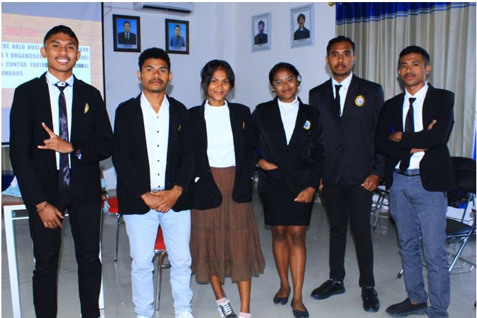 𝐄𝐒𝐓𝐔𝐃𝐀𝐍𝐓𝐄𝐒 𝟐⁰ 𝐀𝐍𝐎 𝐅𝐈𝐋𝐎𝐒𝐎𝐅𝐈𝐀 𝐓𝐔𝐑𝐌𝐀 𝐁 𝐎𝐂𝐔𝐏𝐀 𝟏⁰ 𝐋𝐔𝐆𝐀𝐑 𝐈𝐇𝐀 𝐃𝐄𝐁𝐀𝐓𝐄 𝐂𝐈𝐄𝐍𝐓𝐈́𝐅𝐈𝐂𝐎