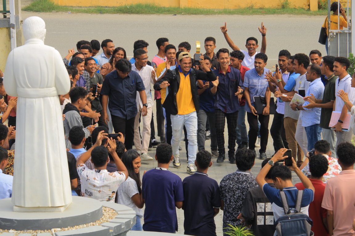 SENADO ESTUDANTIL ORGANIZA CERIMÓNIA DE RECEPÇÃO PARA DELIO ANZAQUECI MOUZINHO