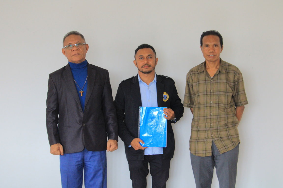 ESTUDANTES FINALISTAS DO II GRUPO FAZEM EXAME DE MONOGRAFIA