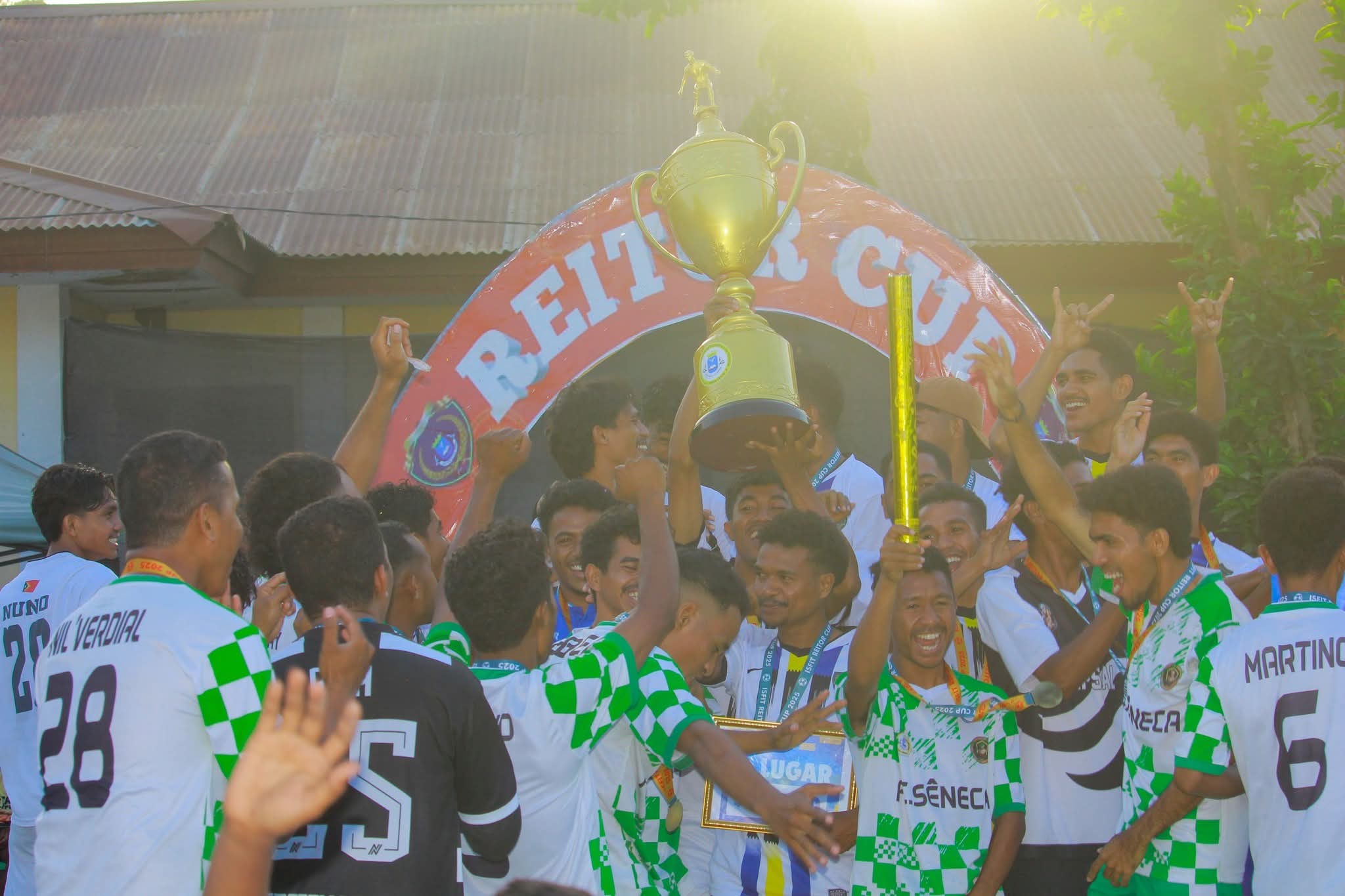 AMIZADE FC CONQUISTA A TAÇA REITOR CUP DE FUTSAL